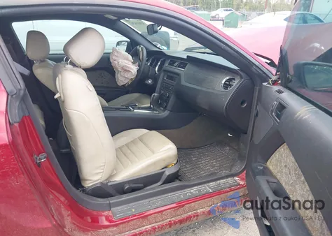 2014 Ford Mustang V6 z USA, uszkodzony, nr VIN 1ZVBP8AM5E5211979